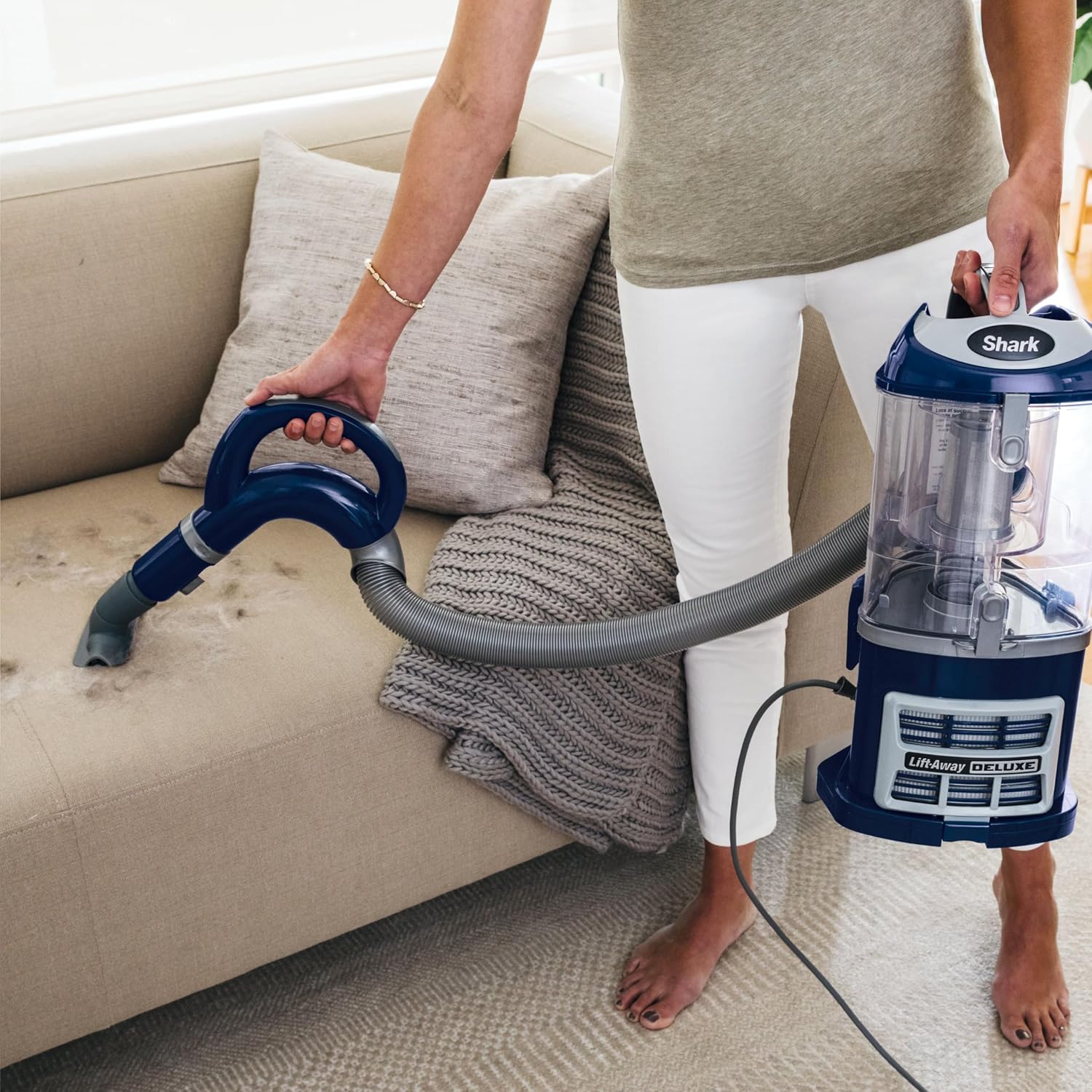 Shark NV360 Upright Vacuum Navigator Lift-Away Deluxe with Large Dust Capacity (Refurbished)