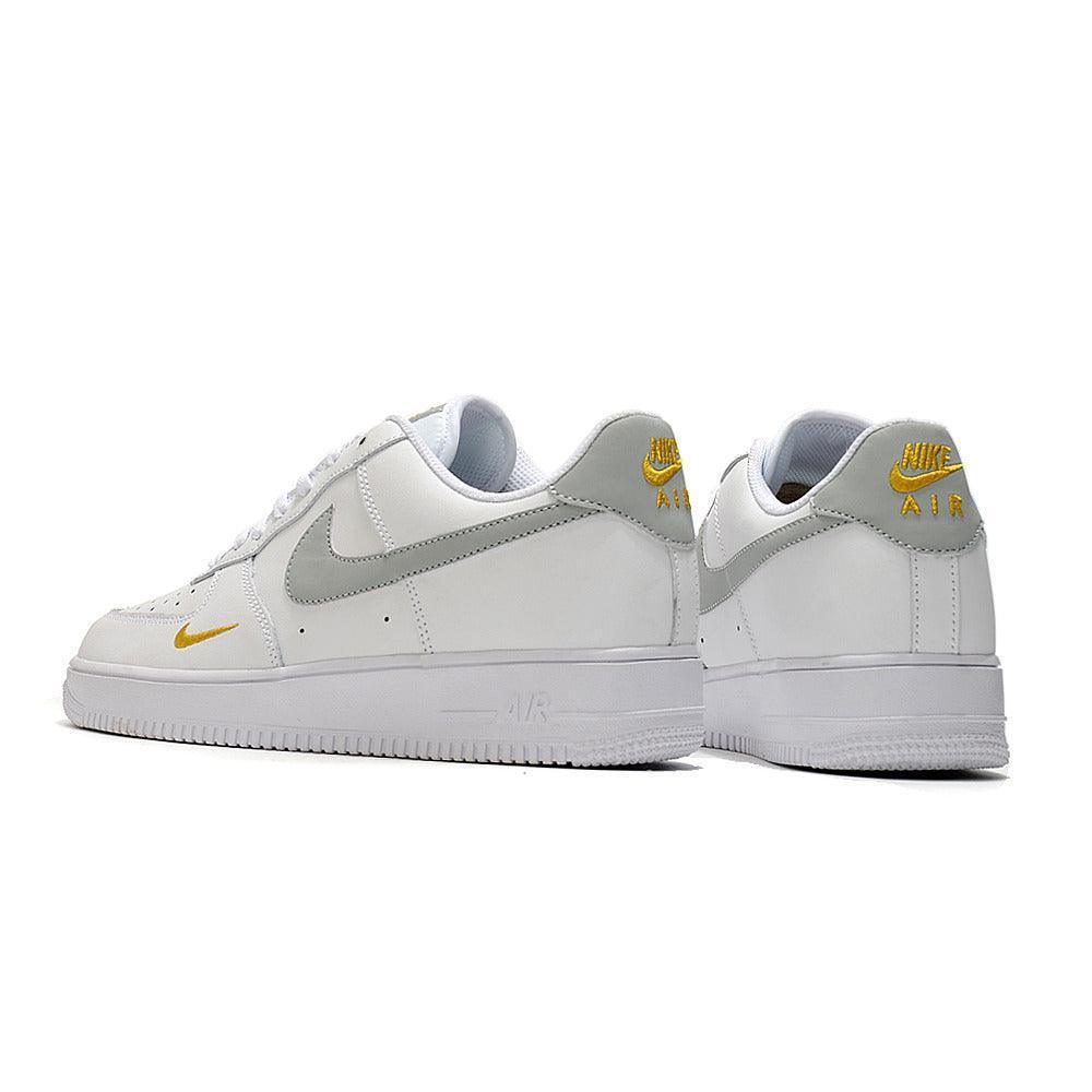 Nike Air Force 1 &