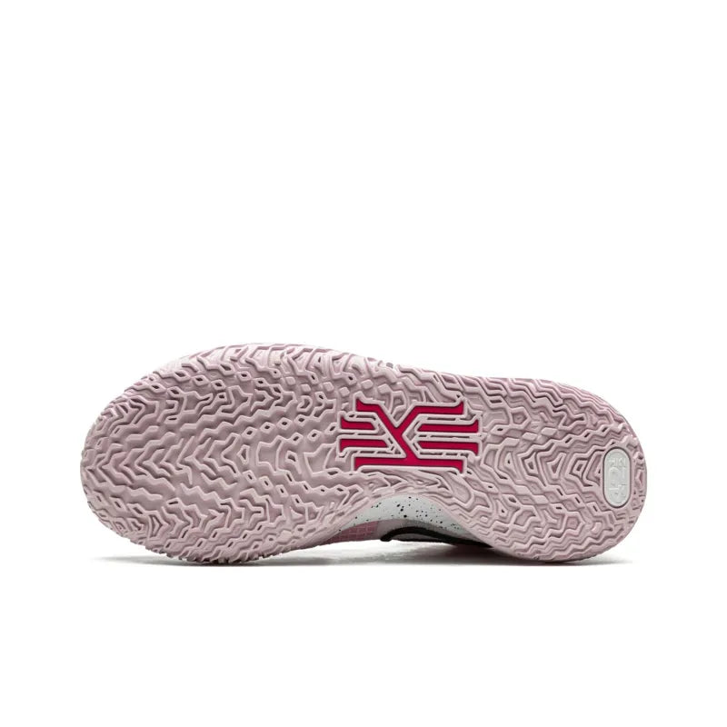 Nike Kyrie Low 4 &