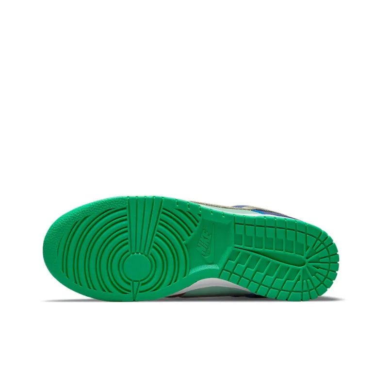 Nike Dunk Low &