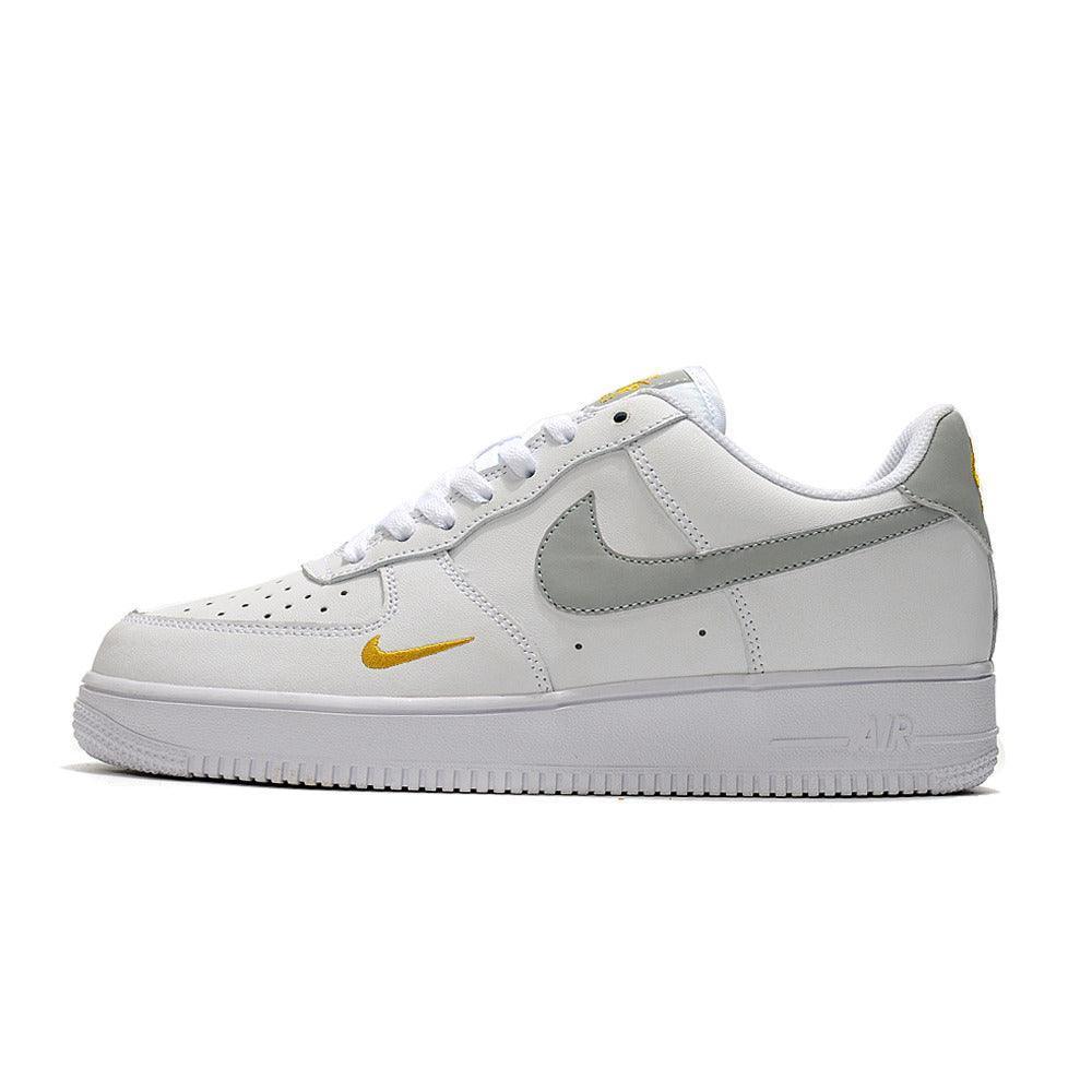 Nike Air Force 1 &