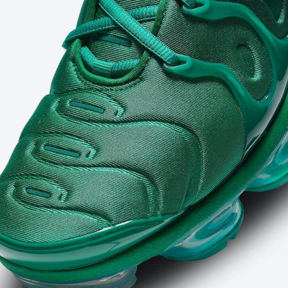 Nike Air VaporMax Plus &