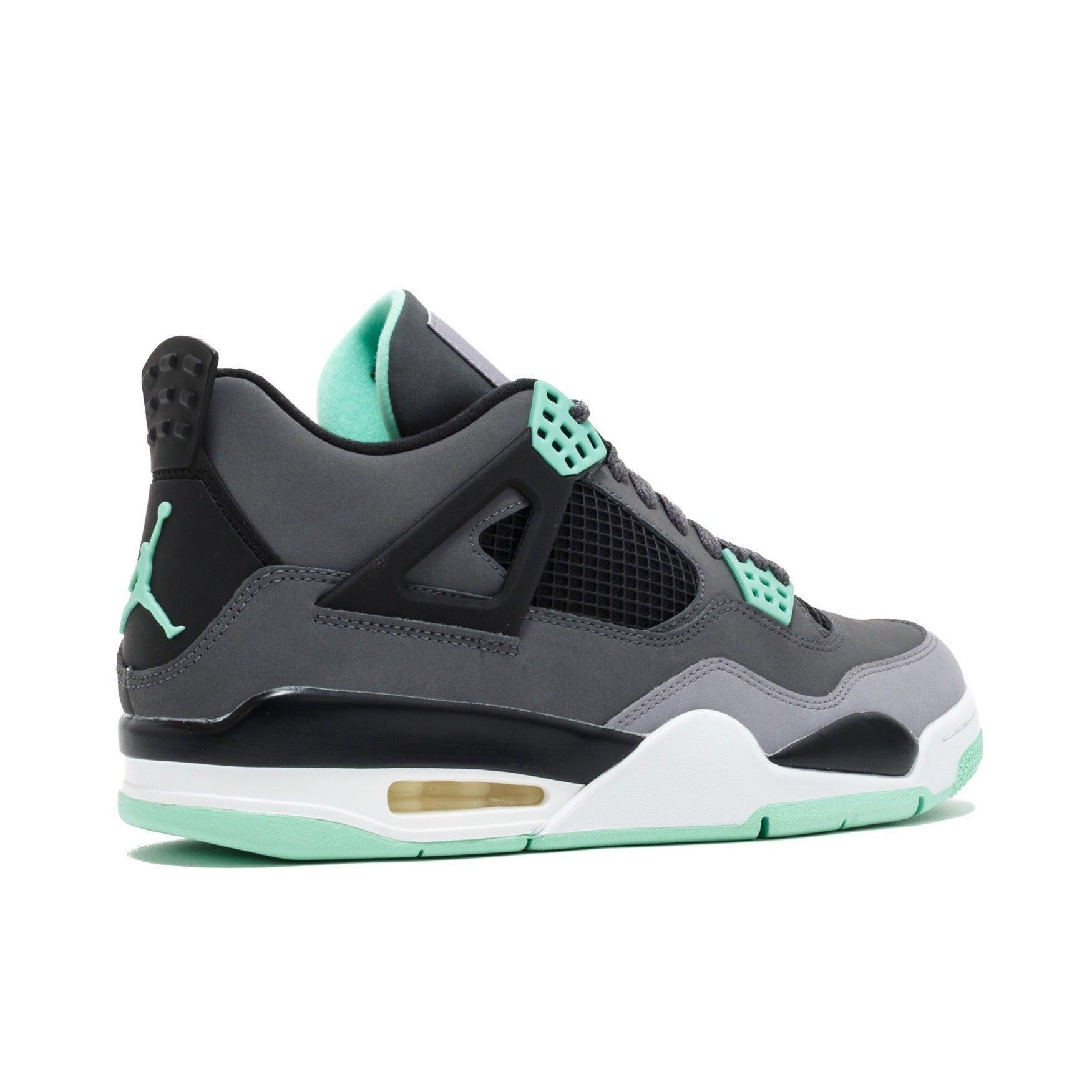 Air Jordan 4 Retro &