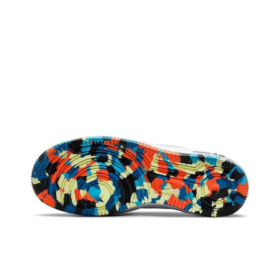 Nike Air Force 1 &