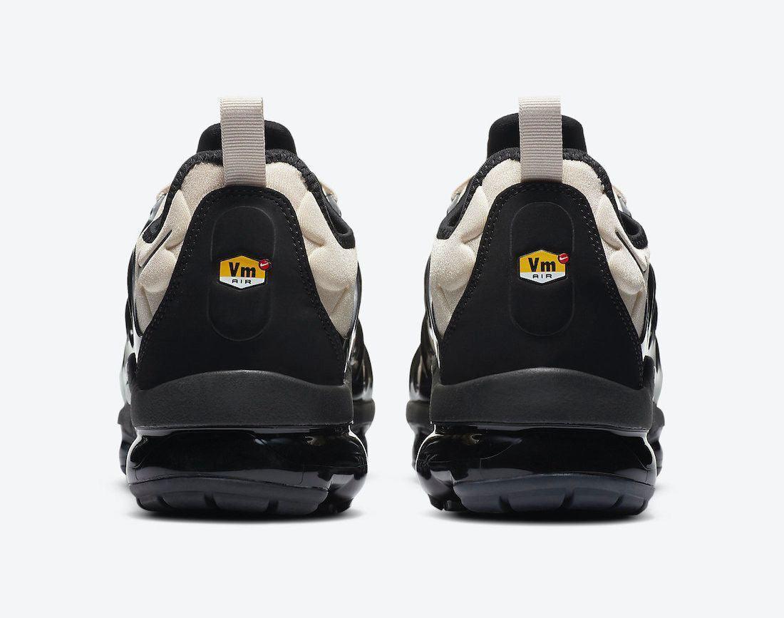 Nike Air VaporMax Plus &