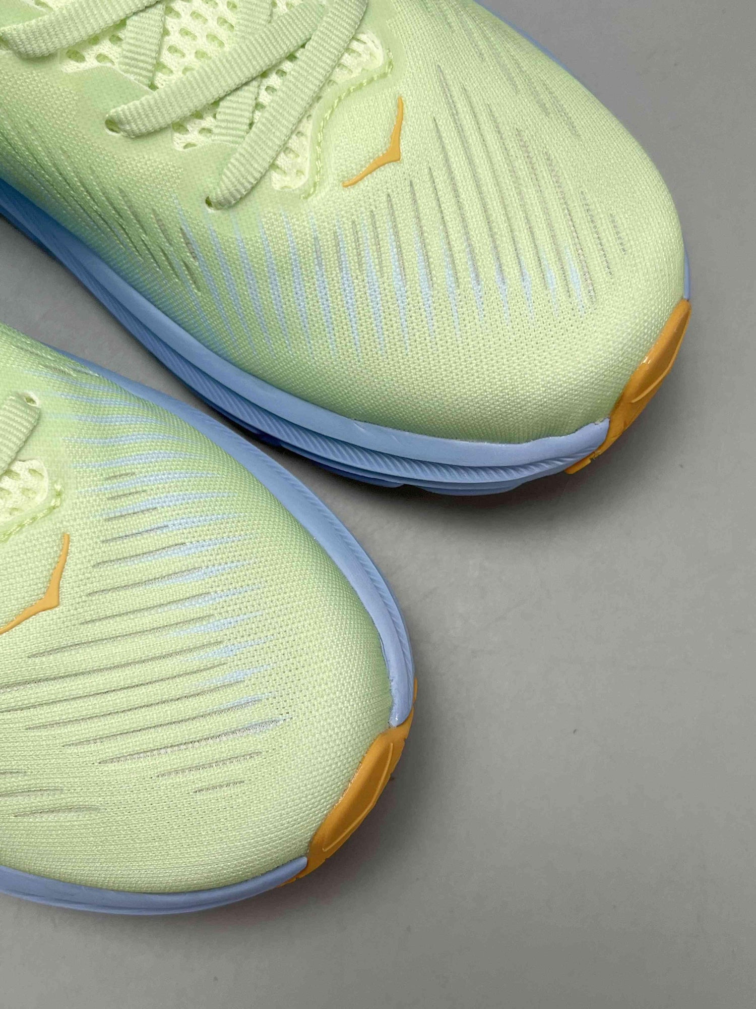 Hoka One One Clifton 8 &