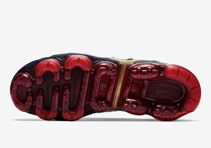 Nike Air VaporMax Plus &