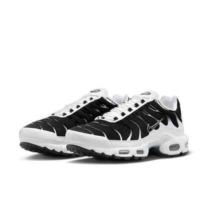 Nike Air Max Plus &