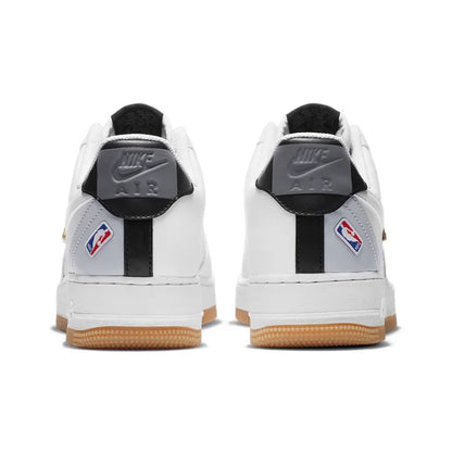 Nike Air Force 1 Low &