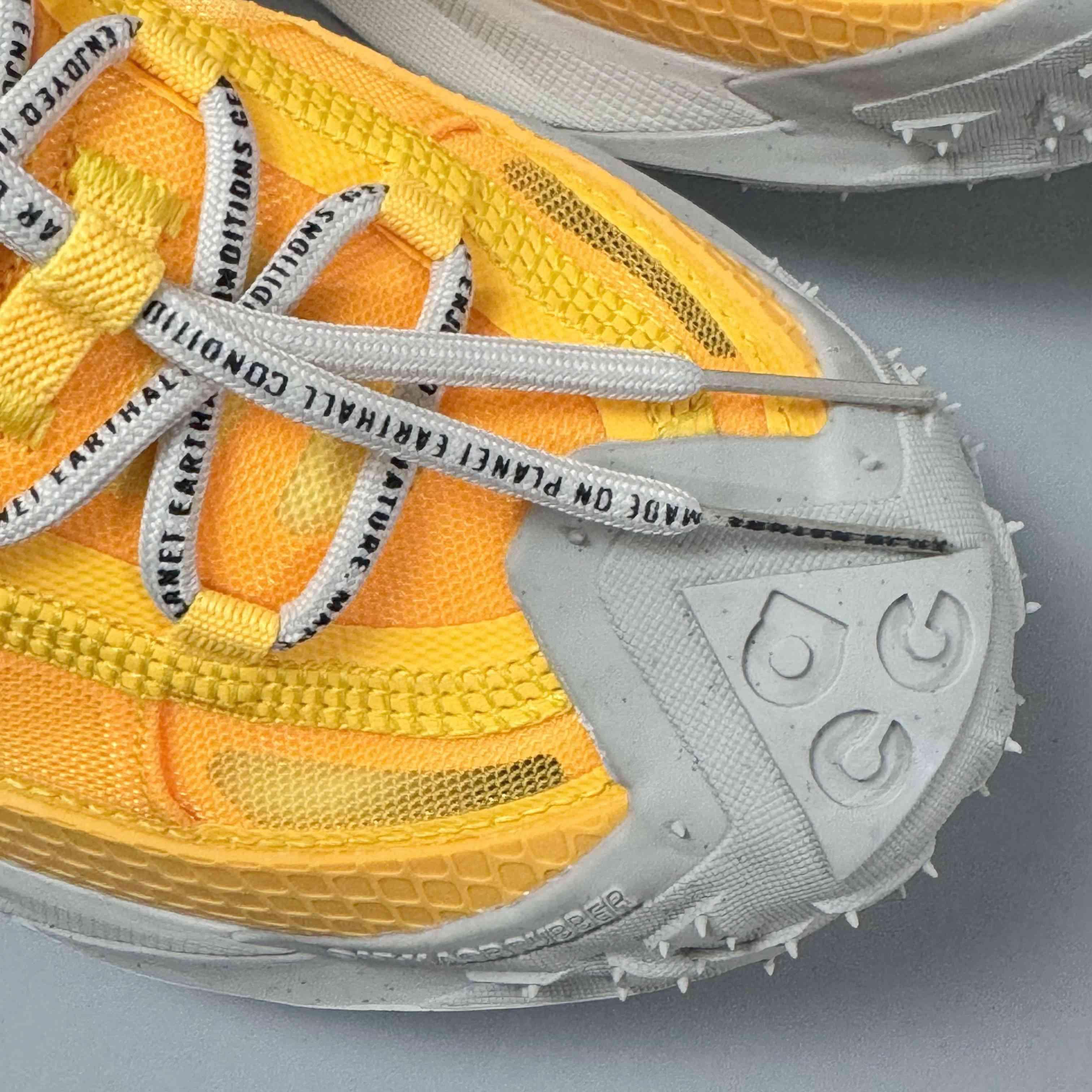 Nike ACG Mountain Fly 2 &