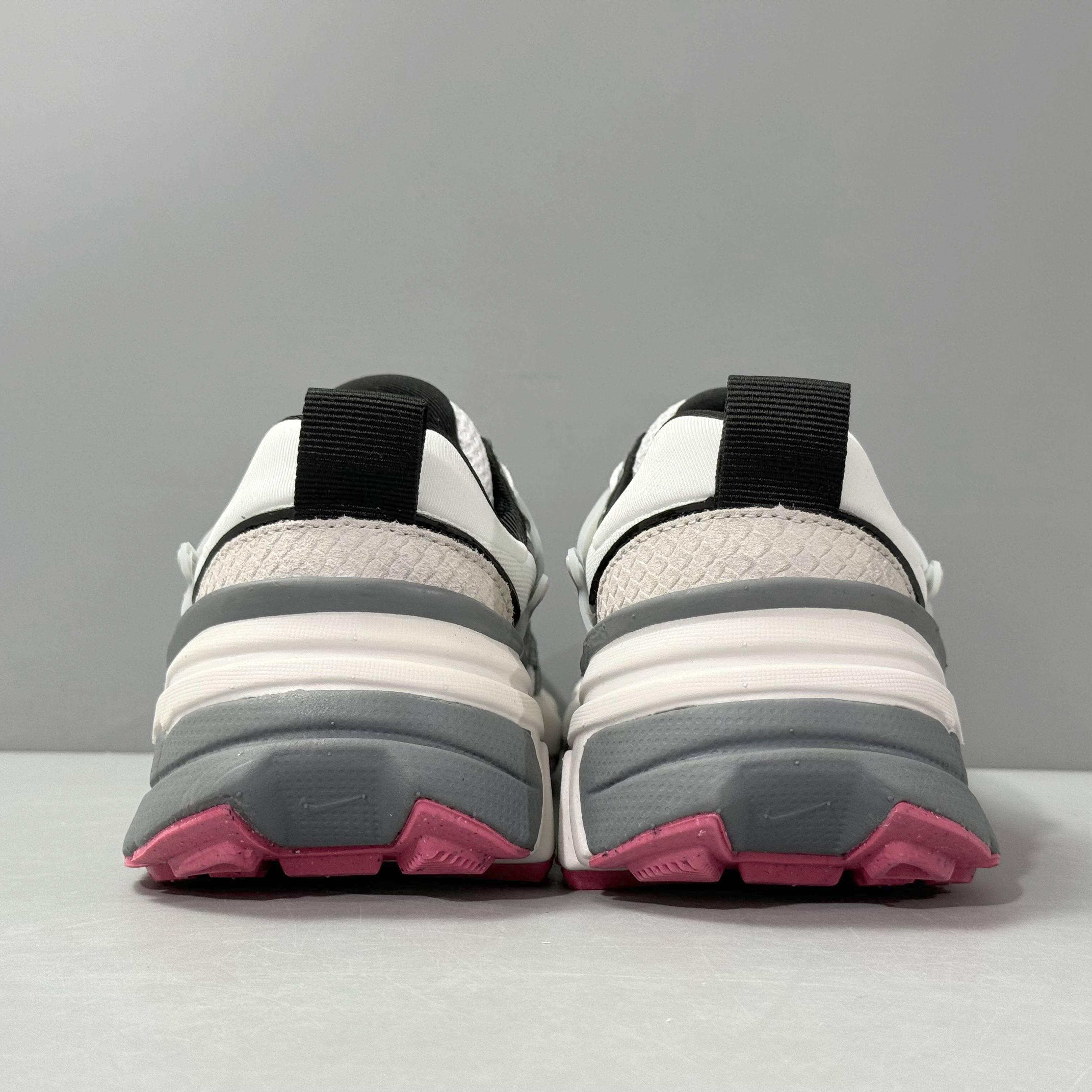 Nike V2K Run &