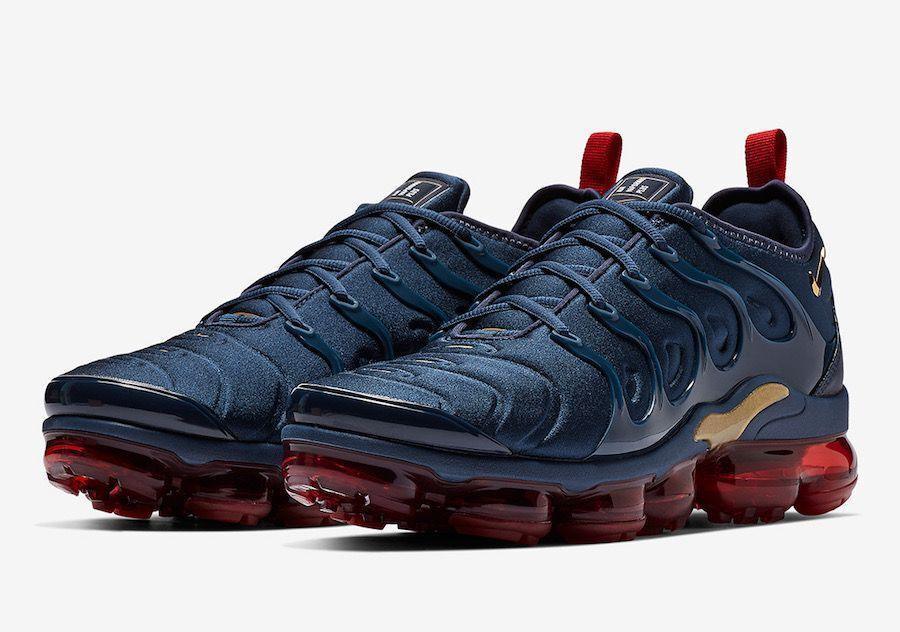 Nike Air VaporMax Plus &