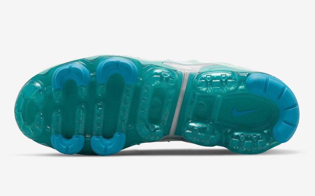 Nike Air VaporMax Plus &