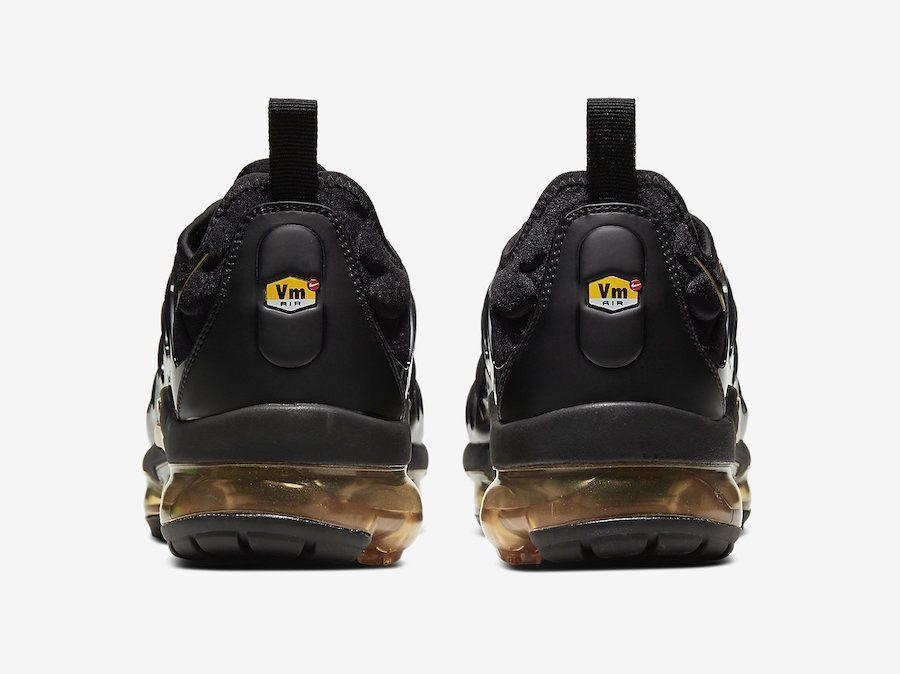 Nike Air VaporMax Plus &
