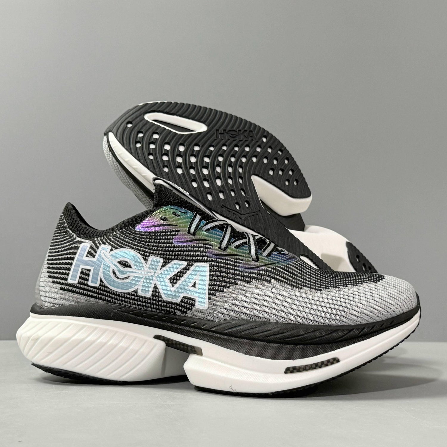 HOKA ONE ONE CIELO X1
