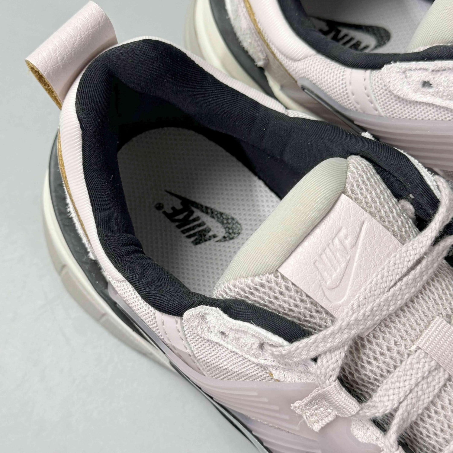Nike V2K Run &