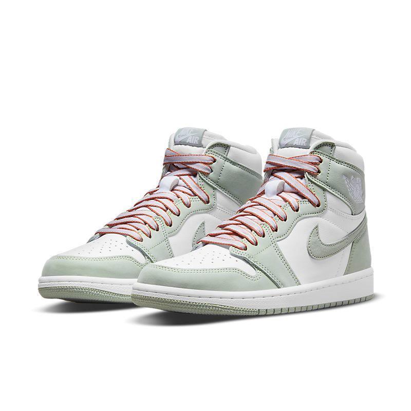 Air Jordan 1 High &