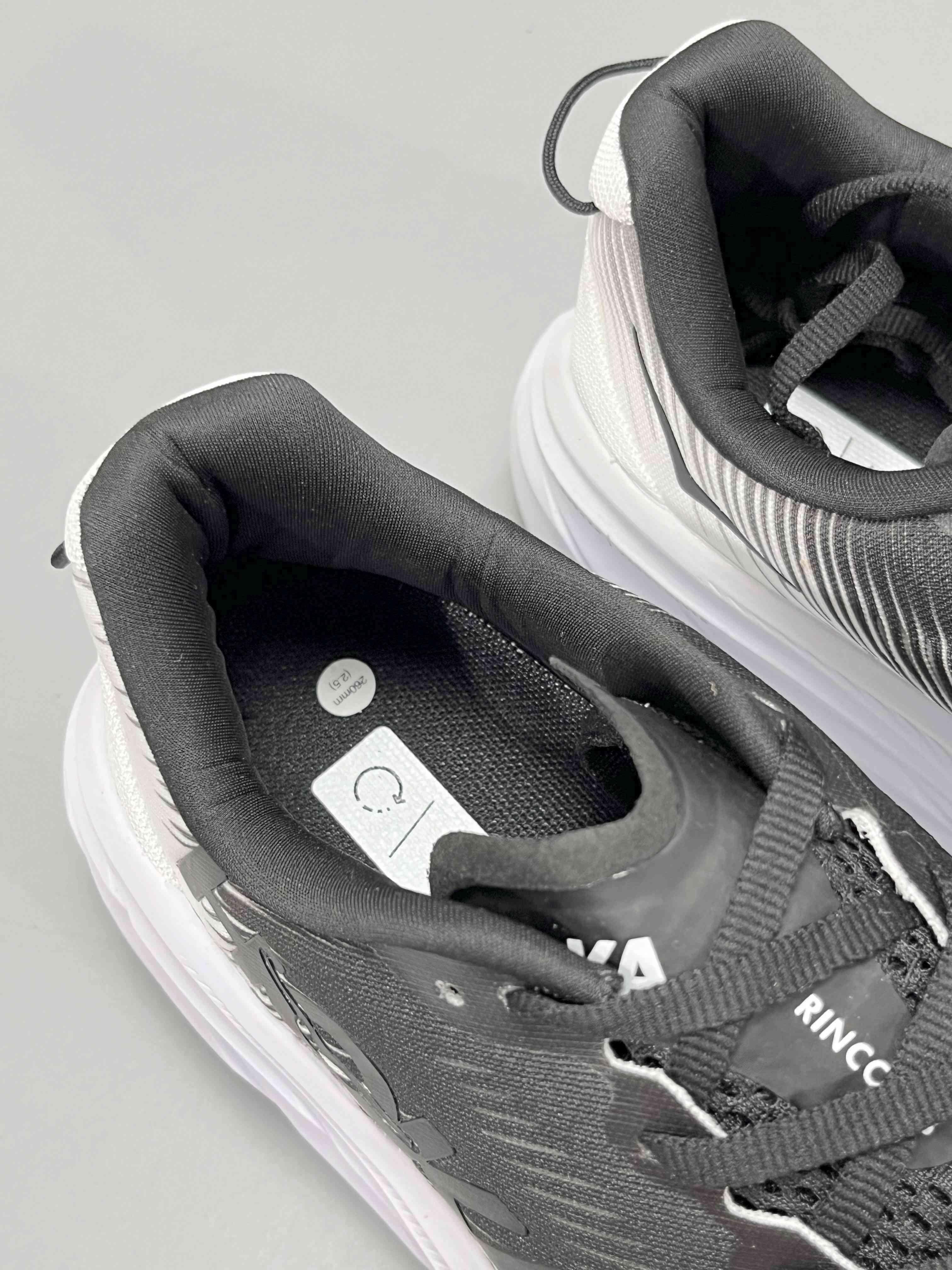 Hoka One One Rincon 3 &