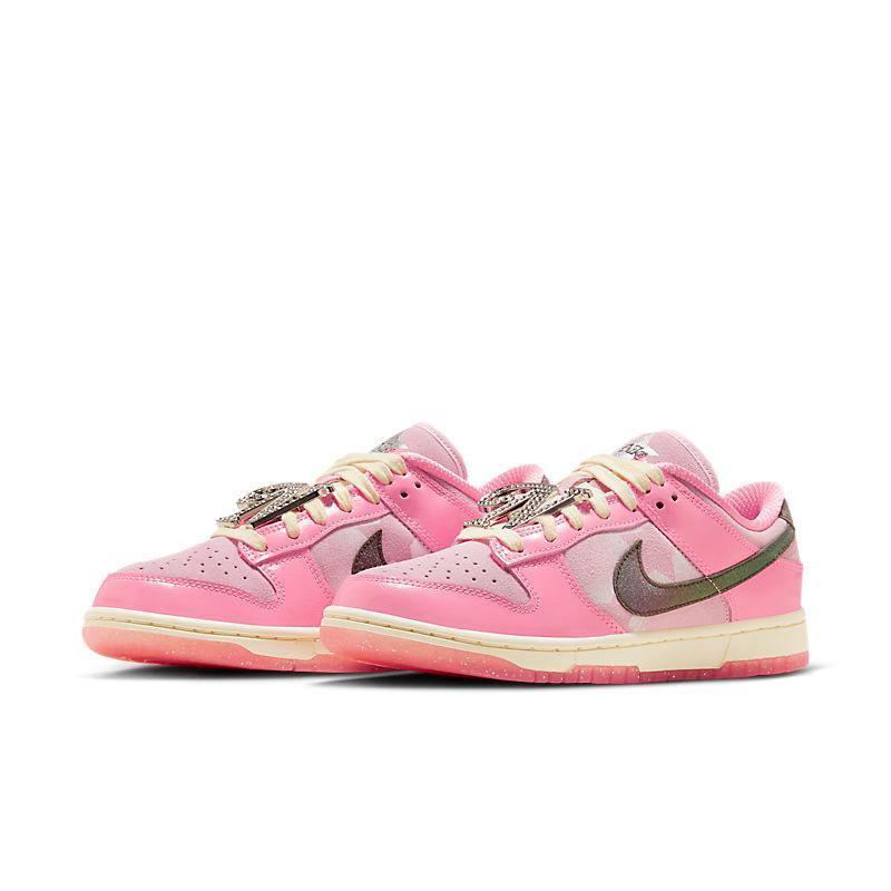 Nike Dunk Low &