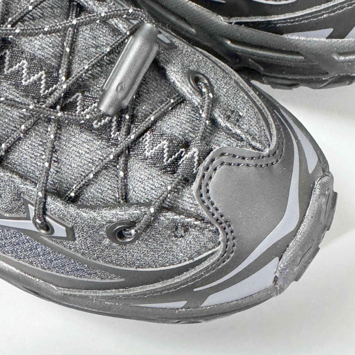 Hoka One One Mafate Three2 &