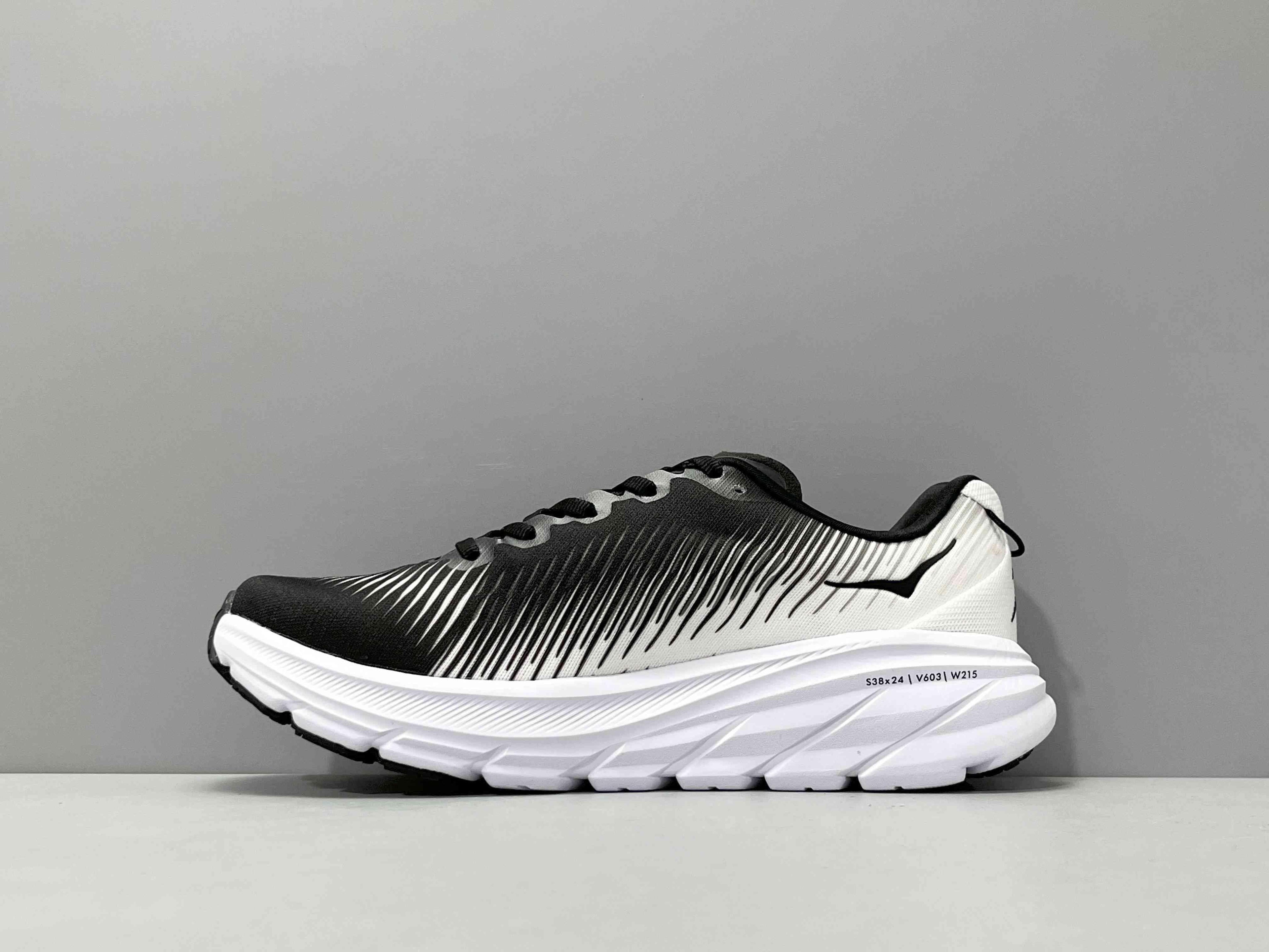 Hoka One One Rincon 3 &