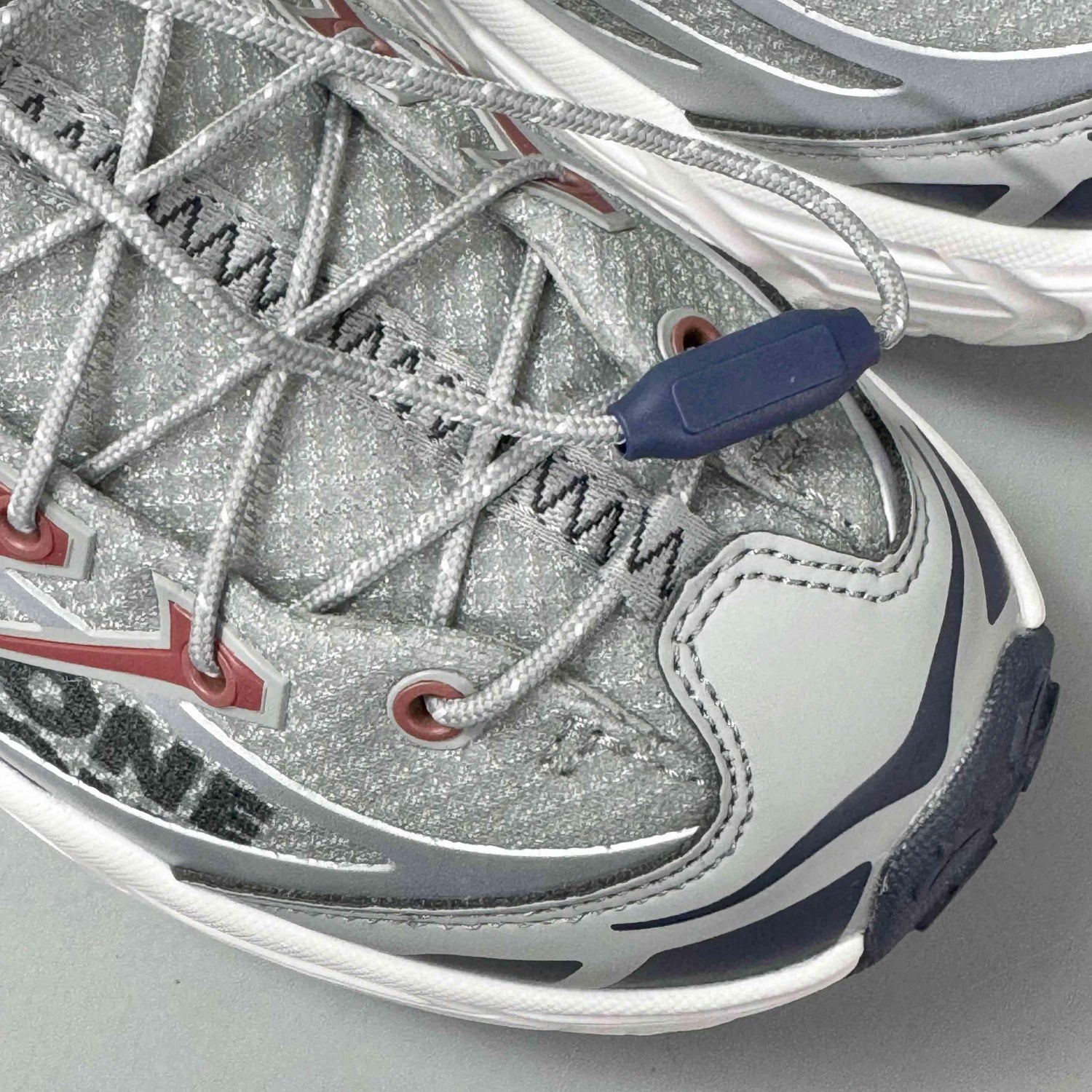 Hoka One One Mafate Three2 &