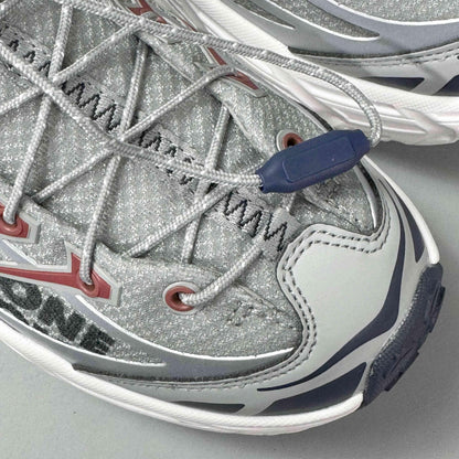 Hoka One One Mafate Three2 &