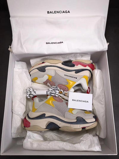 BALENCIAGA TRIPLE S SNEAKER