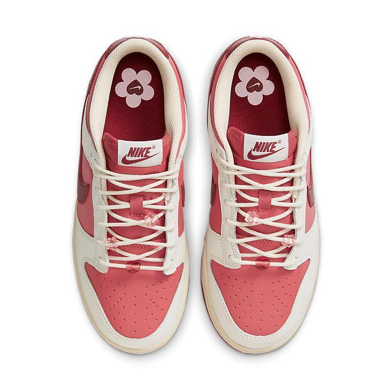 Nike Dunk Low &