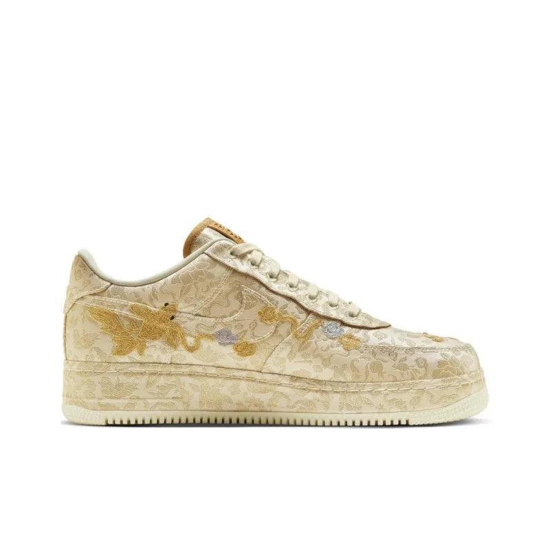 Nike Air Force 1 Low &