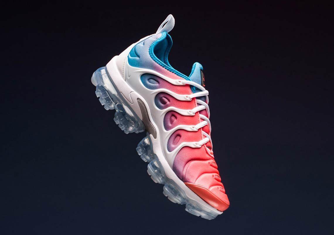 Nike Air VaporMax Plus &
