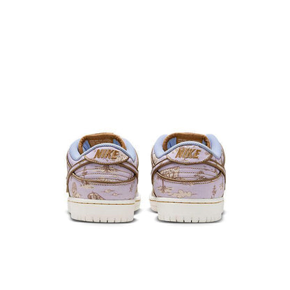 Nike SB Dunk Low &