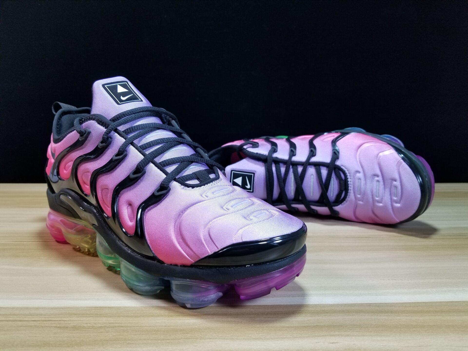 Nike Air VaporMax Plus &