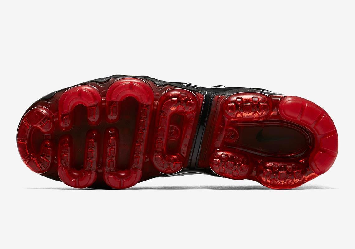Nike Air VaporMax Plus &