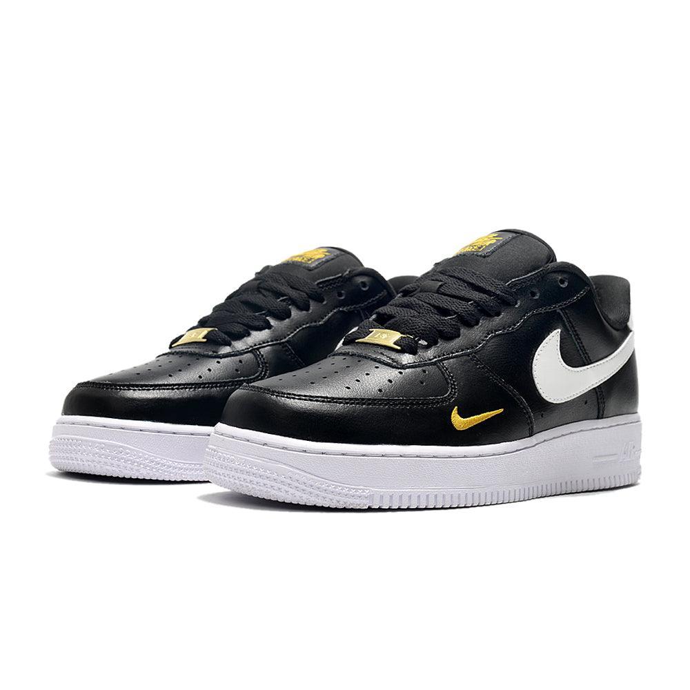 Nike Air Force 1 &