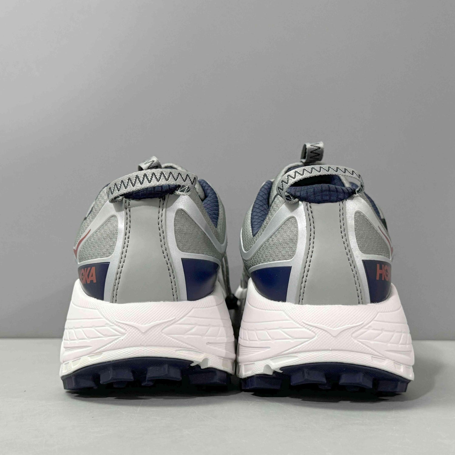 Hoka One One Mafate Three2 &