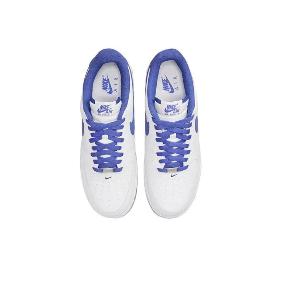 Nike Air Force 1 &
