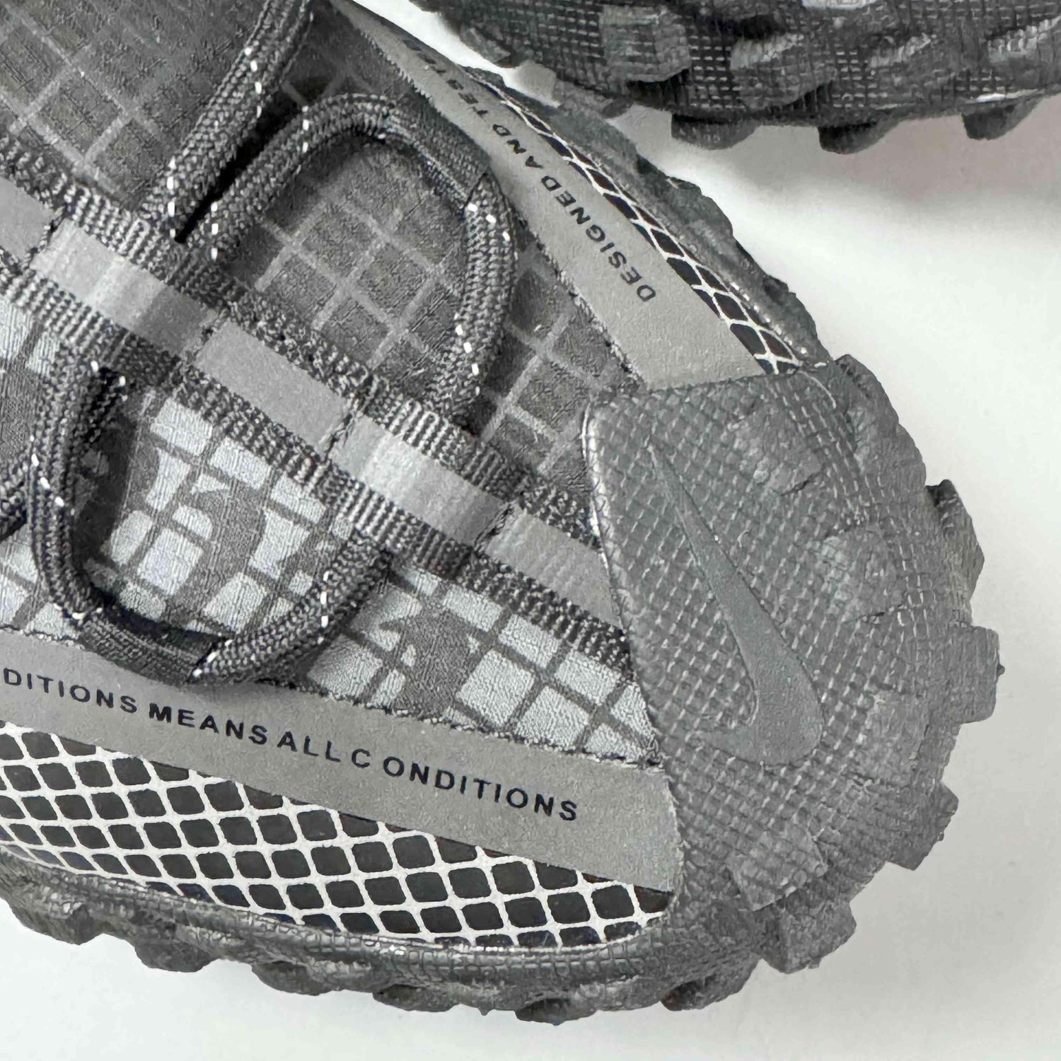 Nike ACG Mountain Fly Low &