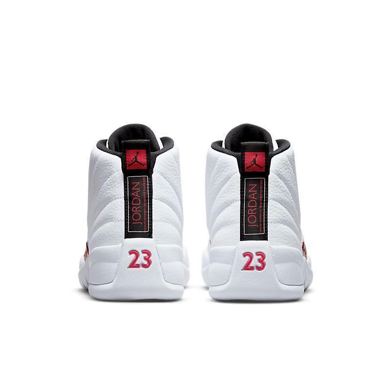 Air Jordan Retro 12 &