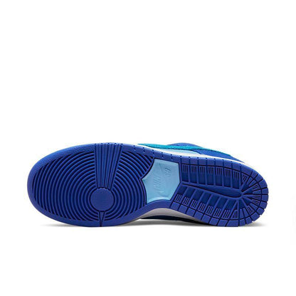 Nike SB Dunk Low &