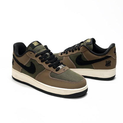 Nike Air Force 1 &