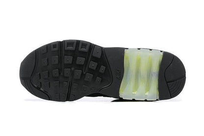 Nike Air Max 90 &