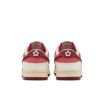 Nike Dunk Low &