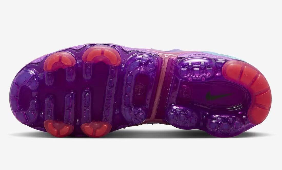 Nike Air VaporMax Plus &