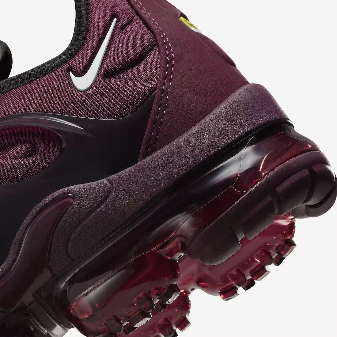 Nike Air VaporMax Plus &