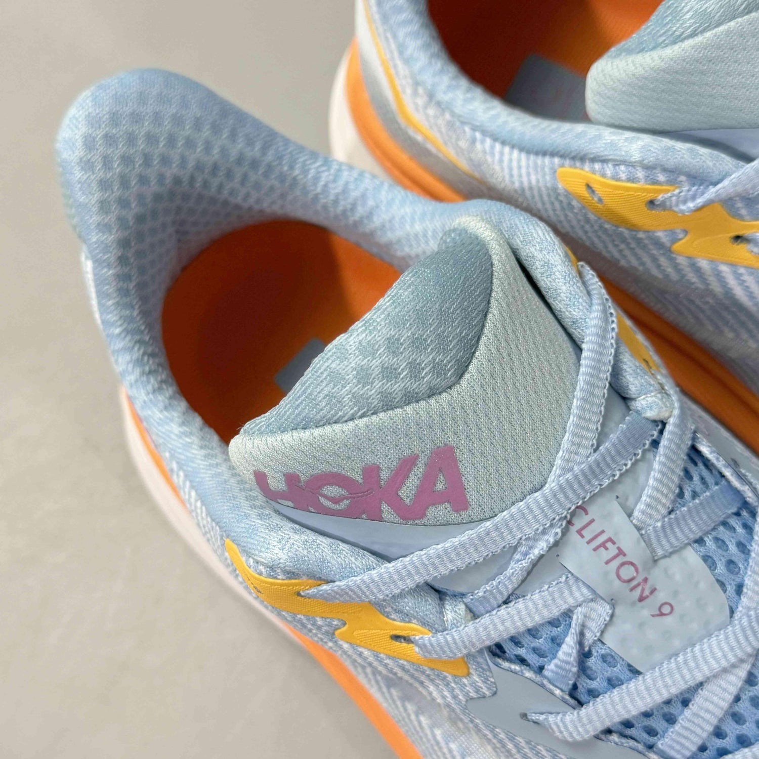 Hoka One One Clifton 9 &