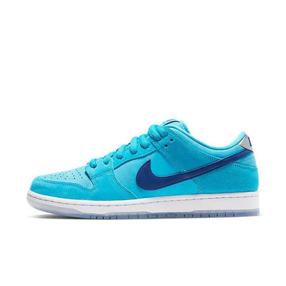 Nike SB Dunk Low &