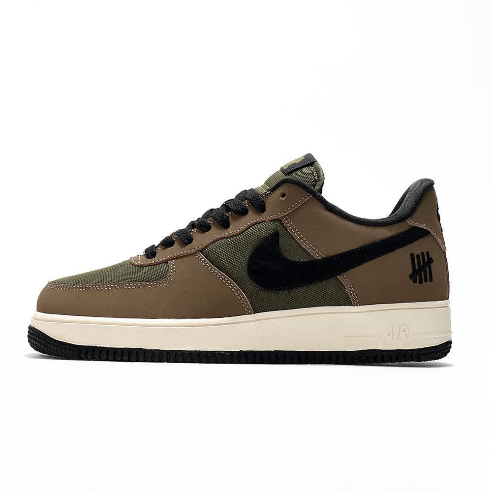 Nike Air Force 1 &