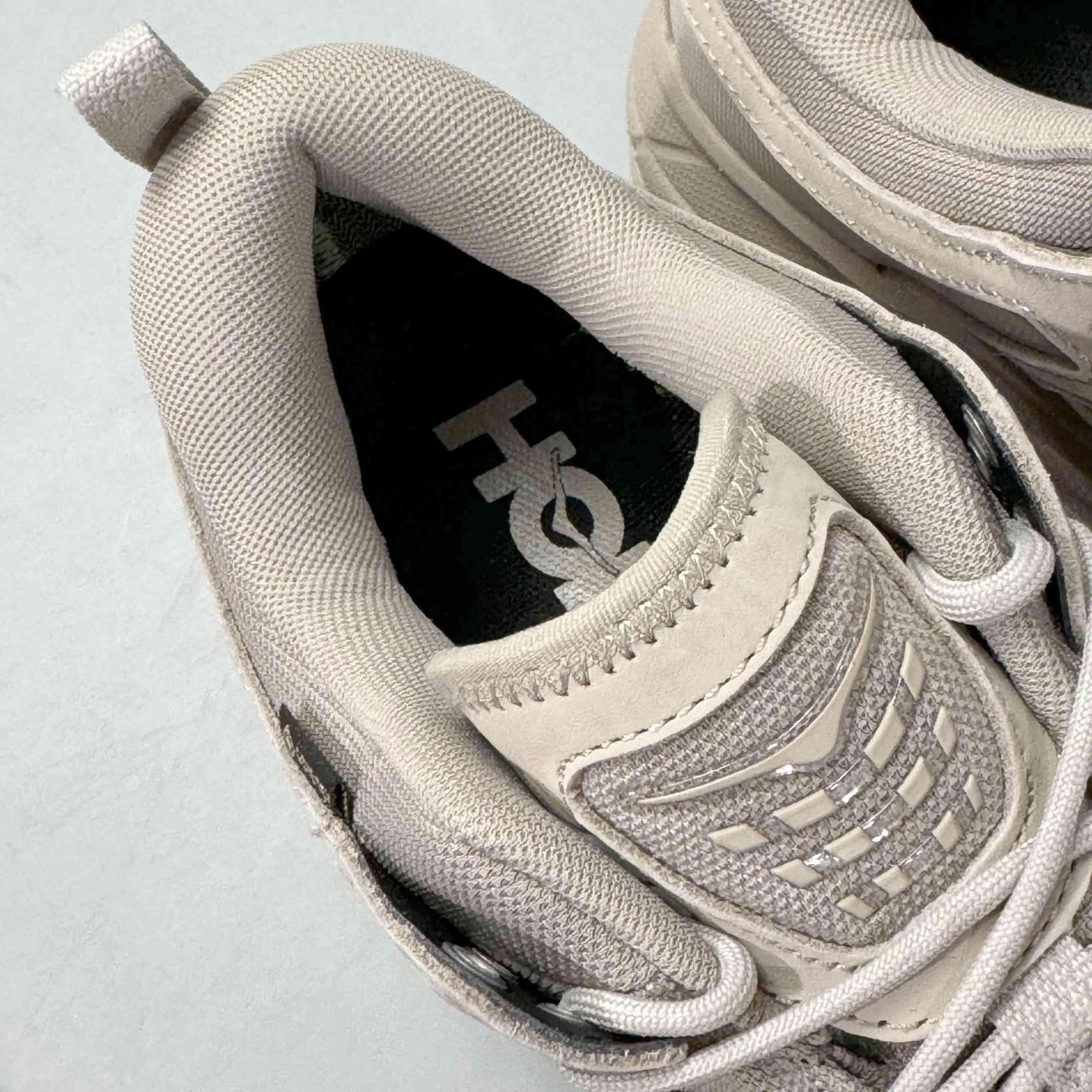 Hoka One One Tor Ultra Low &