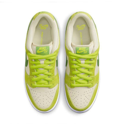 Nike Dunk SB Low &